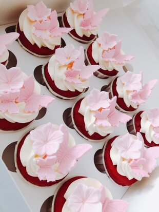 mariasweetcakery red velvet vlinder cup cakes