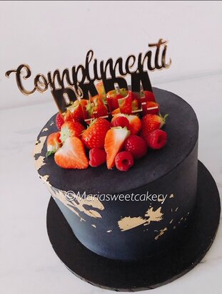 mariasweetcakery Black Beauty