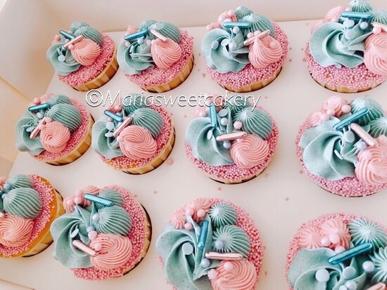 mariasweetcakery Gender reveal cupcakes