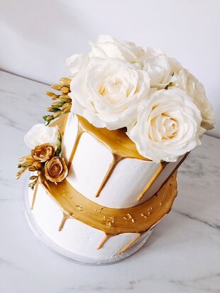 mariasweetcakery bloemen taart goud