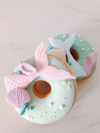 mariasweetcakery mermaid donuts 1