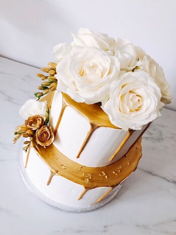 mariasweetcakery bloemen taart goud
